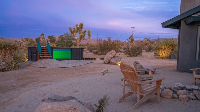 7119 Saddleback Rd in Joshua Tree, CA - Foto de edificio - Building Photo