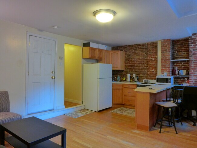 4 Symphony Rd, Unit B in Boston, MA - Foto de edificio - Building Photo