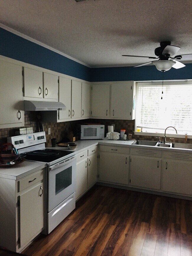 357 Kalmia Ln in Boone, NC - Building Photo - Building Photo