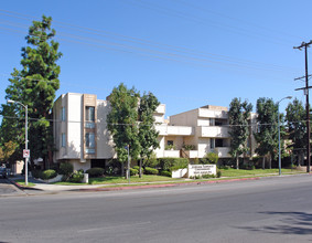 Jordan Terrace Condominium in Chatsworth, CA - Building Photo - Building Photo