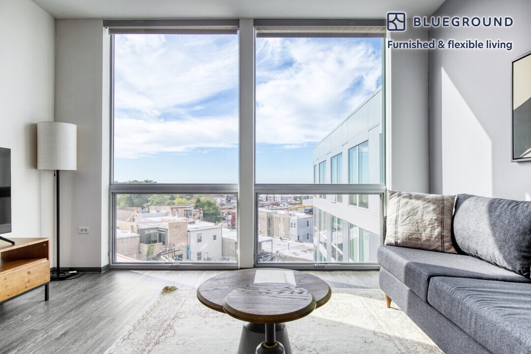 2340 N California Ave in Chicago, IL - Building Photo