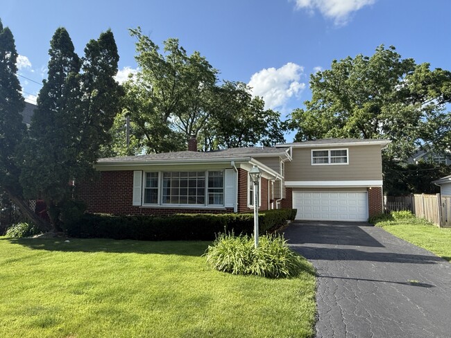 property at 1326 Meadow Ln