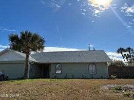 52 Plaza Dr in Ormond Beach, FL - Building Photo