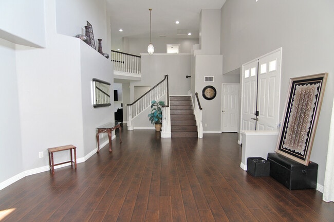 26426 Cardinal Dr in Santa Clarita, CA - Building Photo - Building Photo