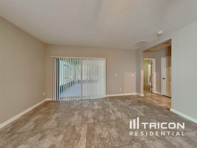34633 Salerno Cir in Sorrento, FL - Building Photo - Building Photo