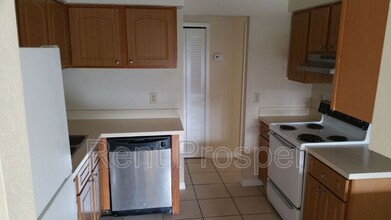 4353 S Semoran Blvd-Unit -#3 in Orlando, FL - Building Photo - Building Photo