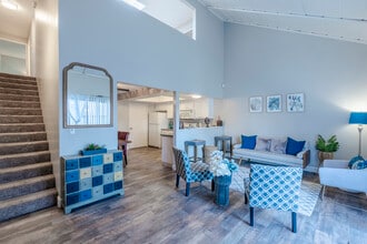 SPRING VILLAS APARTMENTS in Sparks, NV - Foto de edificio - Interior Photo