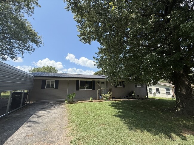 property at 3440 SE Dockery St