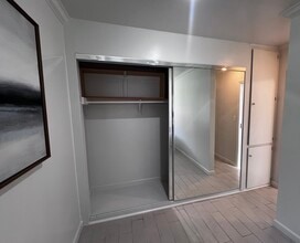 1500 Broadway, Unit SingleUnit in Burbank, CA - Building Photo - Building Photo