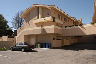 279-287 Erbes Rd in Thousand Oaks, CA - Foto de edificio - Building Photo