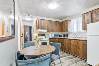 43 Atlantic Av in Moncton, NB - Building Photo - Building Photo