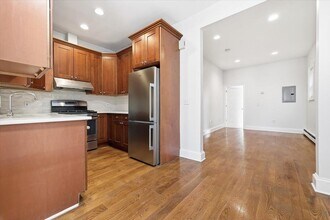 202 Bowers St in Jersey City, NJ - Building Photo - Building Photo