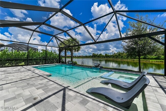 7763 Winding Cypress Dr, Unit #31 in Naples, FL - Building Photo - Building Photo
