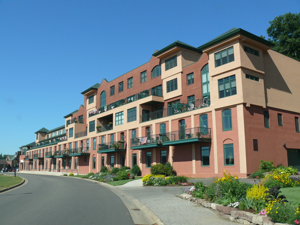 Waterfront Condominiums in Marquette, MI - Building Photo