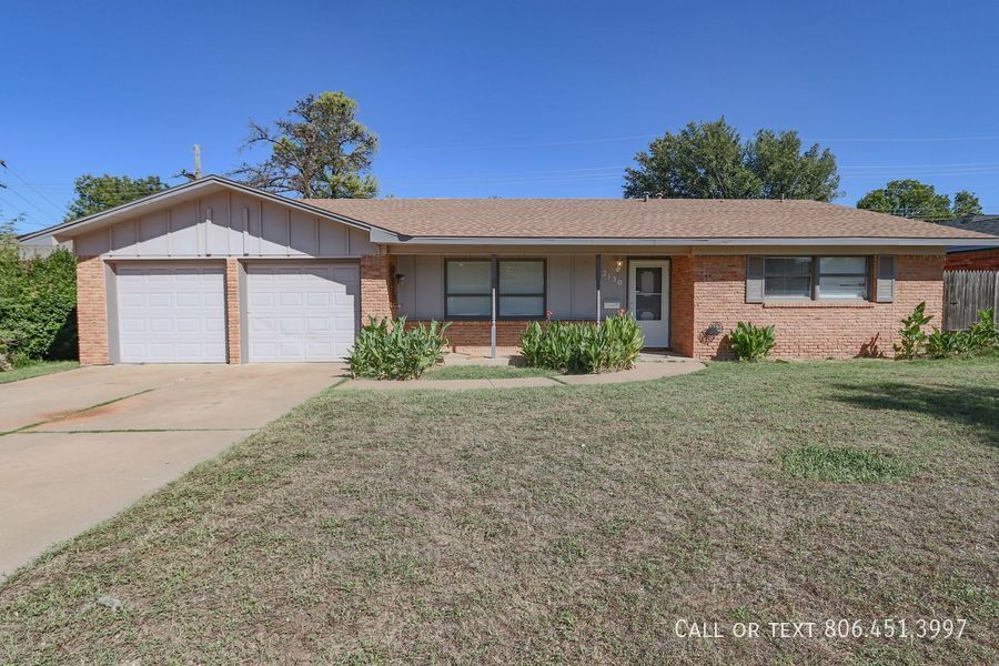 2130 67th St in Lubbock, TX - Building Photo