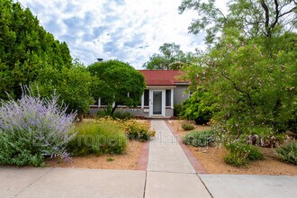 520 San Pasquale Ave SW in Albuquerque, NM - Building Photo - Building Photo