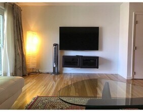 55 Saint Paul St in Brookline, MA - Building Photo - Building Photo