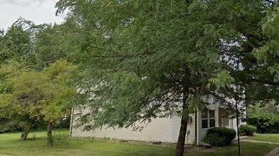 1405 N Bayberry Ct in Chillicothe, IL - Building Photo - Building Photo