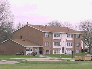 Meadowbrook Apartments in Newton, IA - Building Photo