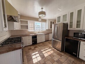 200 E Morrison Ave in Santa Maria, CA - Building Photo - Building Photo