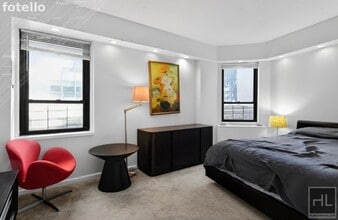 210 E 47th St in New York, NY - Foto de edificio - Building Photo