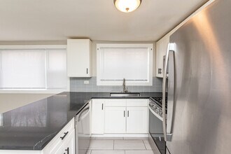 3058 N Kostner Ave in Chicago, IL - Building Photo - Building Photo