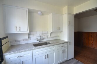 6320 Kennedy Ave, Unit 1 in Cincinnati, OH - Building Photo - Building Photo