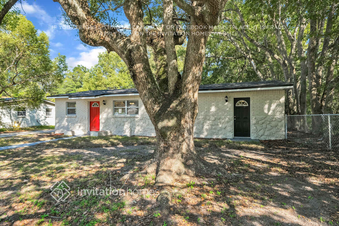 4461 Melvin Cir E in Jacksonville, FL - Building Photo