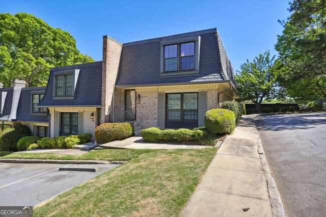 property at 73 La Rue Pl NW