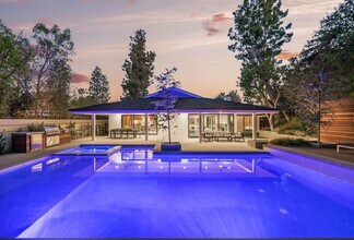 16105 Clear Oak Dr in Los Angeles, CA - Building Photo - Building Photo