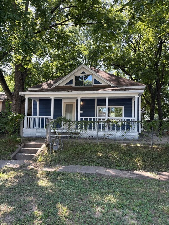 610 Vine St in Van Buren, AR - Building Photo