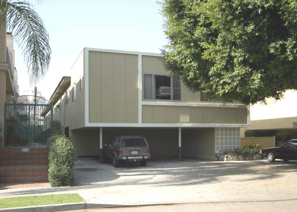 717 N Sycamore Ave in Los Angeles, CA - Foto de edificio