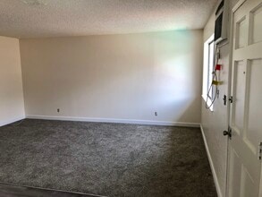 306 S Church St in Ione, CA - Building Photo - Building Photo