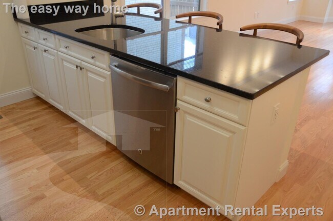 15 Langdon St, Unit #1 in Cambridge, MA - Building Photo - Building Photo