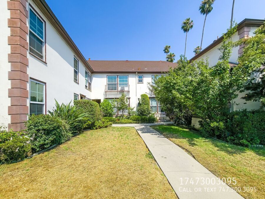 2006 N Vermont Ave in Los Angeles, CA - Building Photo