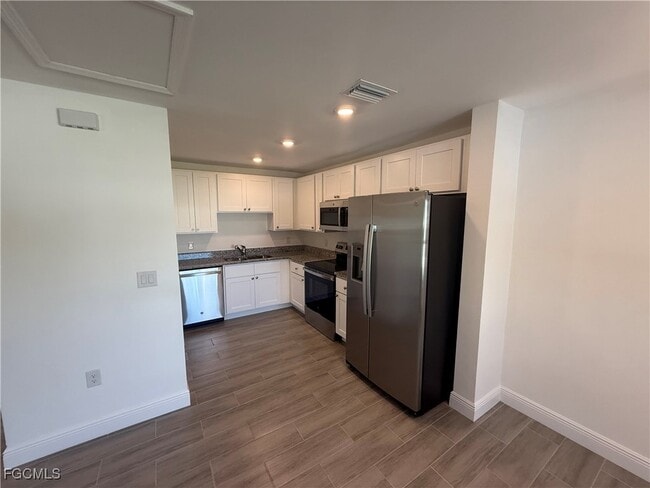 915 Graystone Ave in Lehigh Acres, FL - Foto de edificio - Building Photo