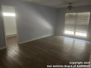 6826 Castile De Oro in San Antonio, TX - Foto de edificio - Building Photo