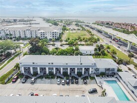 4907 W McElroy Ave in Tampa, FL - Building Photo