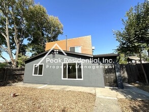 2225 18th Ave in Sacramento, CA - Building Photo - Building Photo