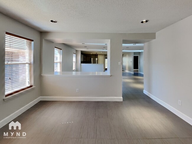 5455 San Patricio Dr in Grand Prairie, TX - Foto de edificio - Building Photo