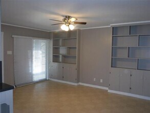 10921 Sinclair Ave in Dallas, TX - Building Photo - Building Photo