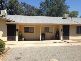 1936 9th St in Redding, CA - Building Photo