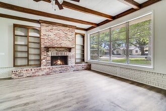 404 W St Mary St in Abbeville, LA - Building Photo - Building Photo