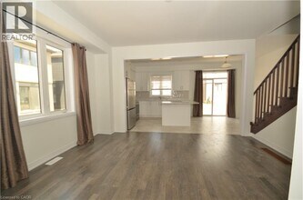 10 Heritage Wy in Thorold, ON - Building Photo - Building Photo