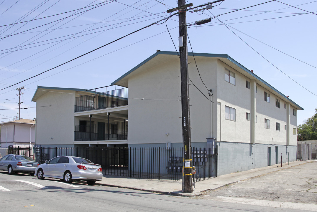 The Diamonds in Richmond, CA - Building Photo