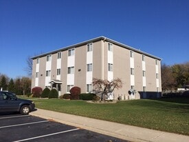 Orchard Park in Hammond, IN - Building Photo