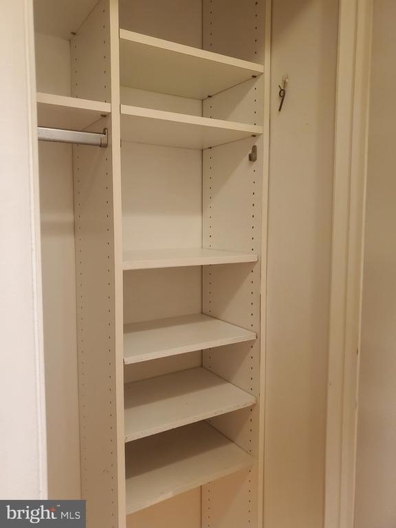 11627 Vantage Hill Rd in Reston, VA - Building Photo - Building Photo