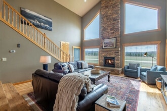 1126 Shadow Ln in Victor, ID - Foto de edificio - Building Photo