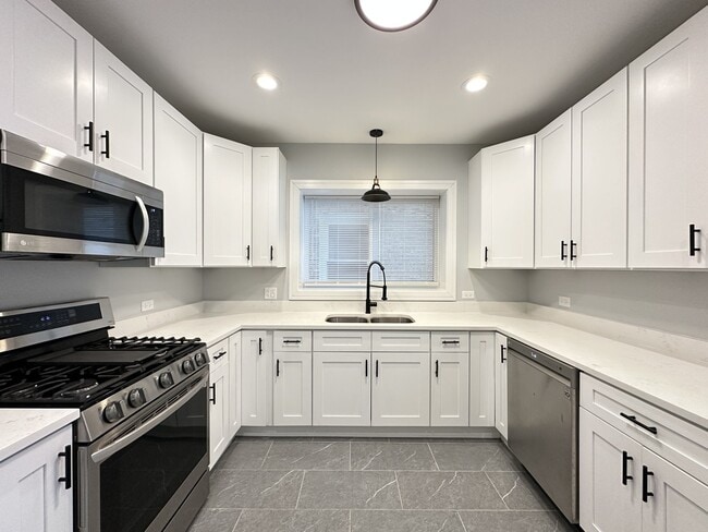 5510 N Luna Ave in Chicago, IL - Building Photo - Building Photo