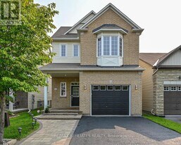 289 Harthill Way in Ottawa, ON - Building Photo